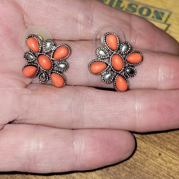 Vintage Style Coral Orange & Silver-Tone Floral Cluster Stud Earrings – Boho... - Picture 2 of 3